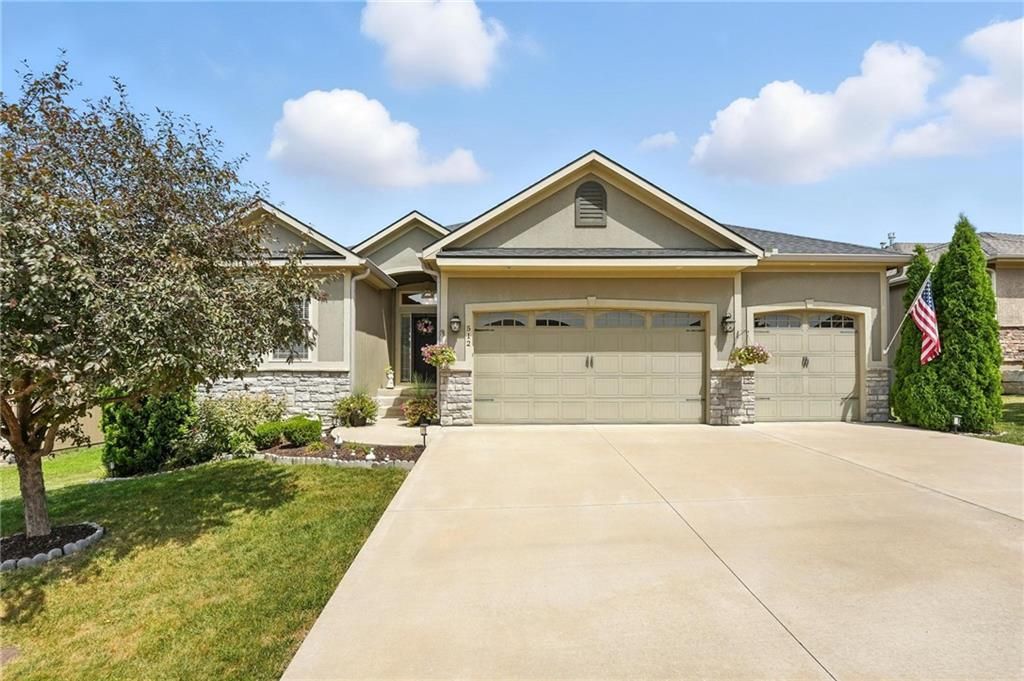 512 Sycamore Road, Greenwood, MO 64034