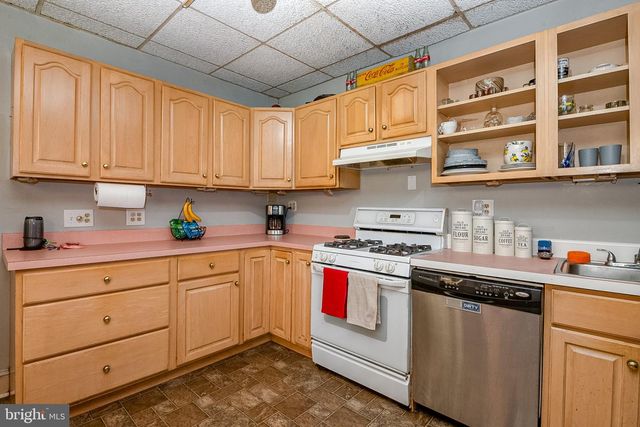 33 MAIN ST, Mohnton, PA 19540