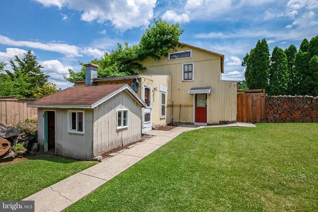33 MAIN ST, Mohnton, PA 19540
