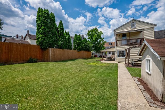 33 MAIN ST, Mohnton, PA 19540