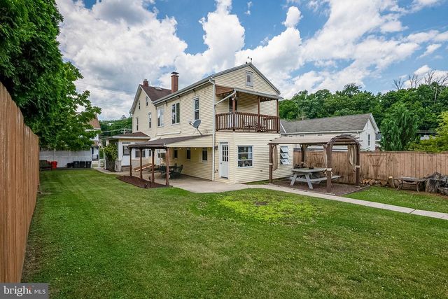 33 MAIN ST, Mohnton, PA 19540