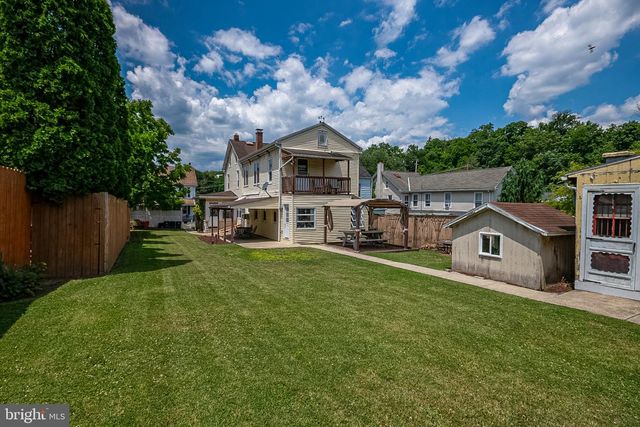 33 MAIN ST, Mohnton, PA 19540