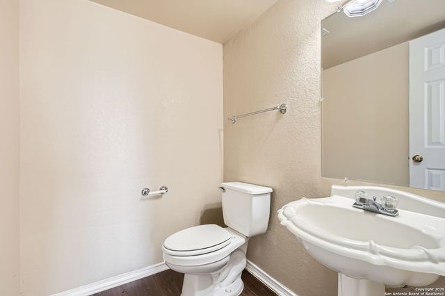 8859 Kestrel Oak, Converse, TX 78109