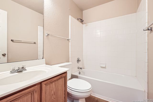 8859 Kestrel Oak, Converse, TX 78109