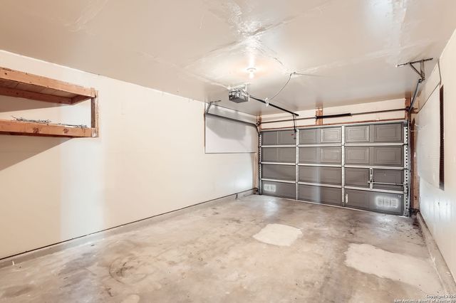 8859 Kestrel Oak, Converse, TX 78109