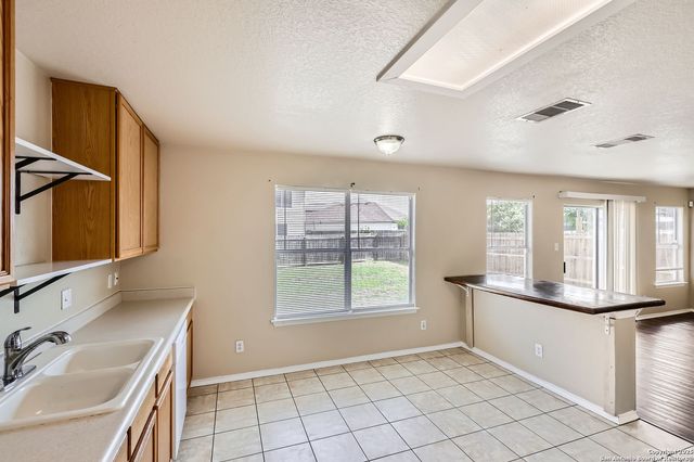 8859 Kestrel Oak, Converse, TX 78109