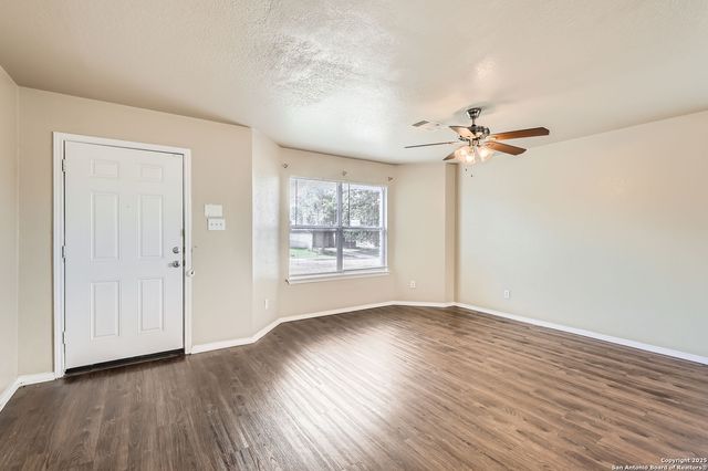 8859 Kestrel Oak, Converse, TX 78109