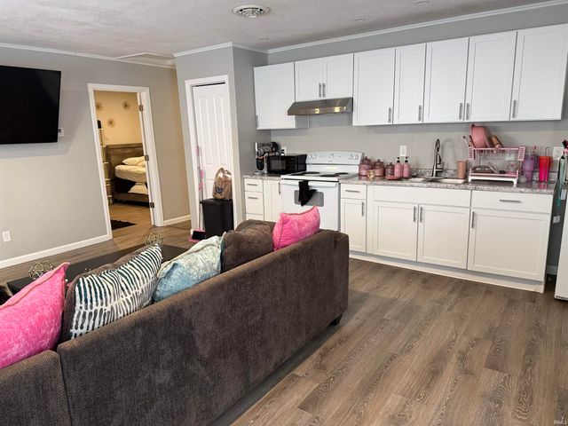 408 W Centennial Avenue, Muncie, IN 47303