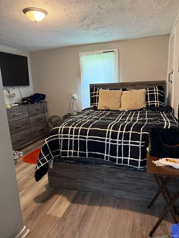 408 W Centennial Avenue, Muncie, IN 47303