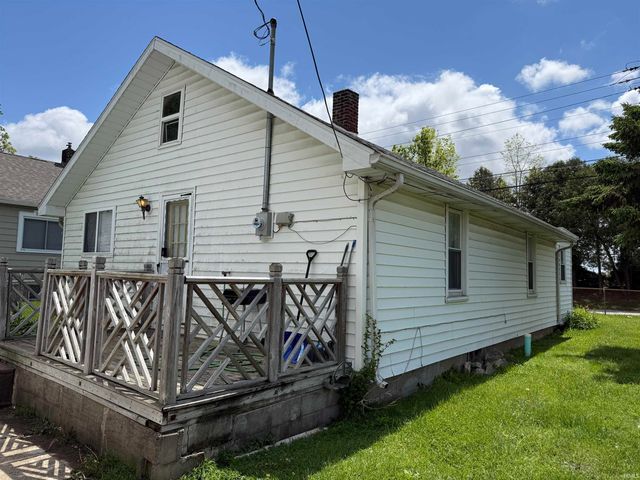 408 W Centennial Avenue, Muncie, IN 47303