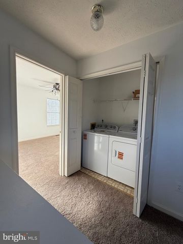 402 SHAW CT, Fredericksburg, VA 22405