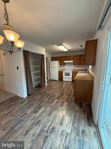 402 SHAW CT, Fredericksburg, VA 22405