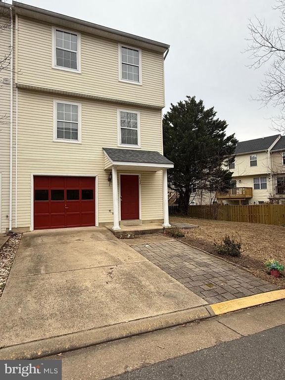 402 SHAW CT, Fredericksburg, VA 22405
