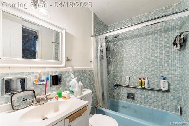 20121 Mitchell Street, Detroit, MI 48234