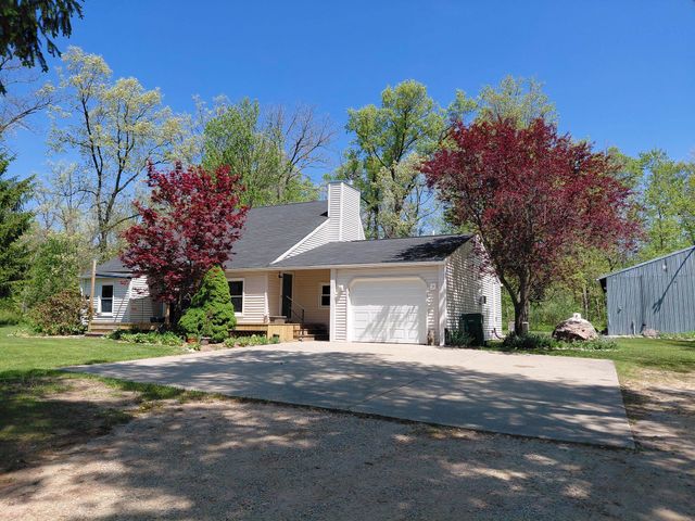 3751 E Townline Lake Road, Harrison, MI 48625