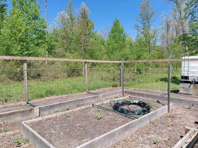 3751 E Townline Lake Road, Harrison, MI 48625