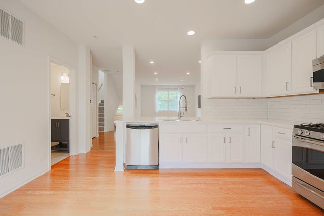 8607 Waukegan Road, Morton Grove, IL 60053