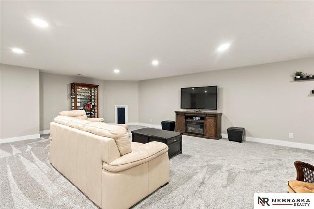 11010 N 169th Street, Bennington, NE 68007