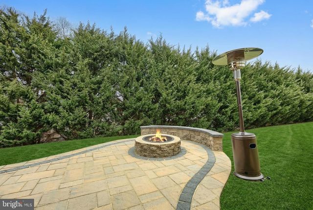 2760 PRIMROSE LN N, York, PA 17404