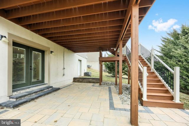 2760 PRIMROSE LN N, York, PA 17404