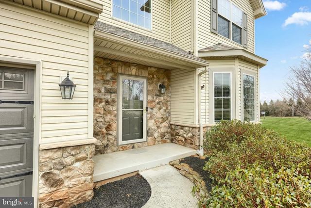 2760 PRIMROSE LN N, York, PA 17404