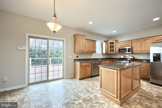 2760 PRIMROSE LN N, York, PA 17404