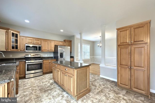 2760 PRIMROSE LN N, York, PA 17404