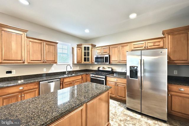 2760 PRIMROSE LN N, York, PA 17404