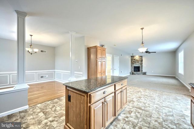 2760 PRIMROSE LN N, York, PA 17404