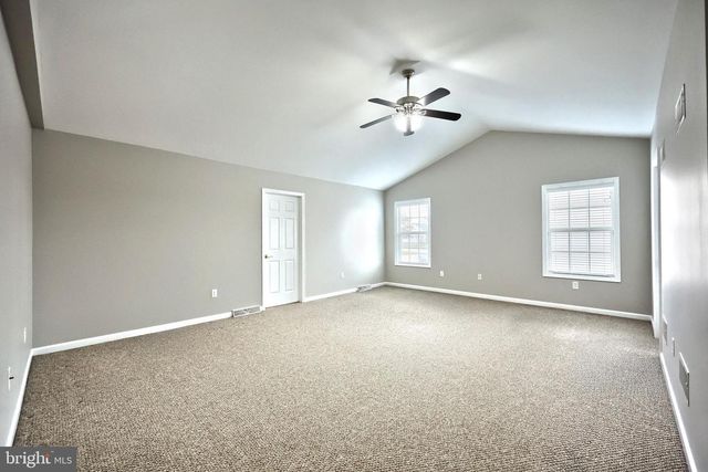 2760 PRIMROSE LN N, York, PA 17404