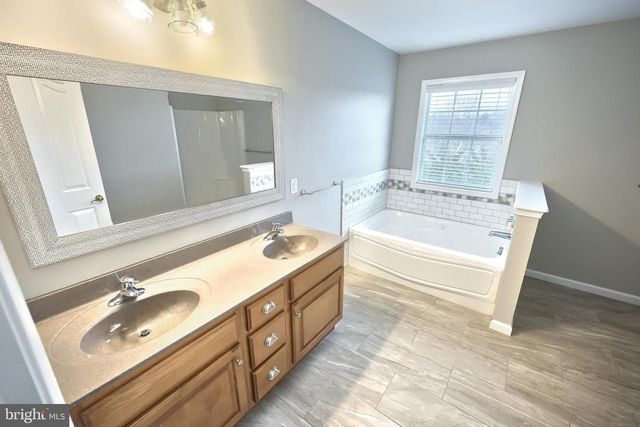 2760 PRIMROSE LN N, York, PA 17404