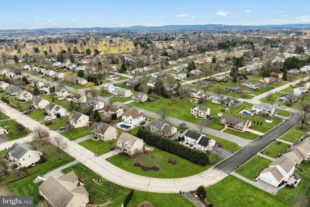 2760 PRIMROSE LN N, York, PA 17404