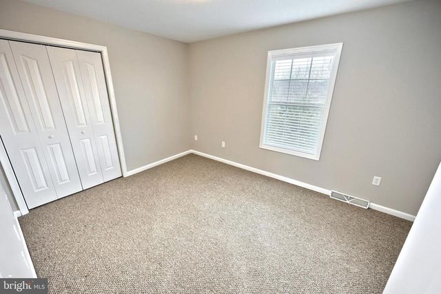 2760 PRIMROSE LN N, York, PA 17404