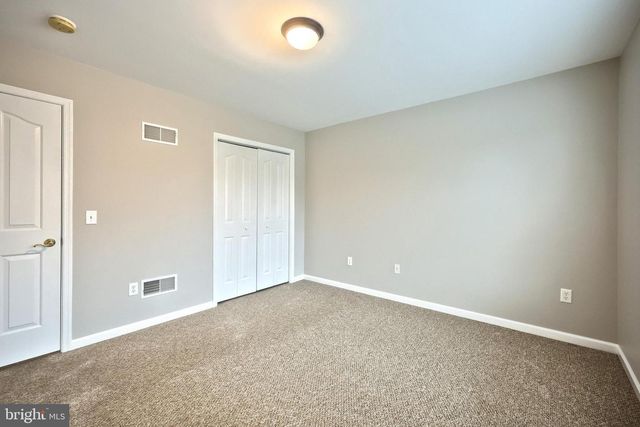 2760 PRIMROSE LN N, York, PA 17404