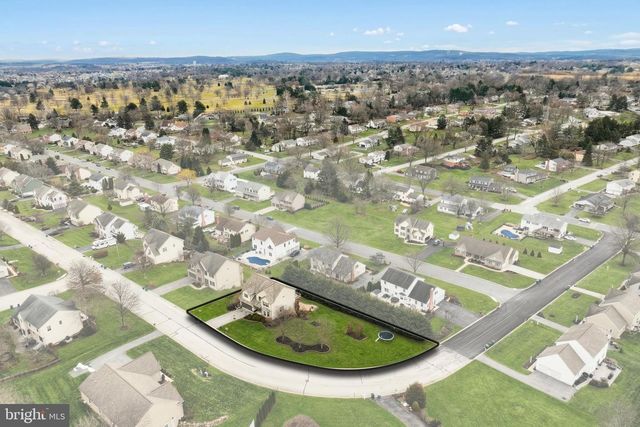 2760 PRIMROSE LN N, York, PA 17404