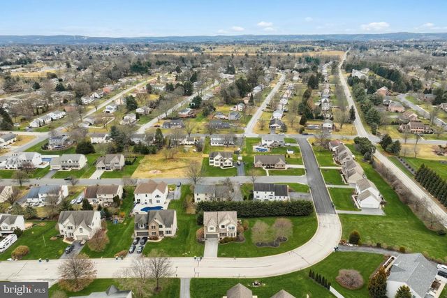 2760 PRIMROSE LN N, York, PA 17404