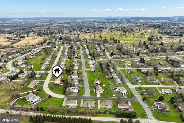 2760 PRIMROSE LN N, York, PA 17404