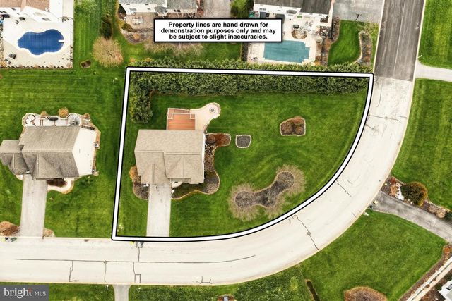 2760 PRIMROSE LN N, York, PA 17404