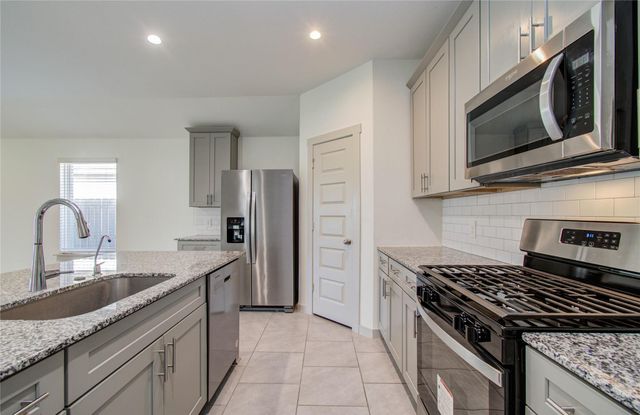 4930 Natchez Trace, Fresno, TX 77545