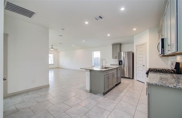 4930 Natchez Trace, Fresno, TX 77545