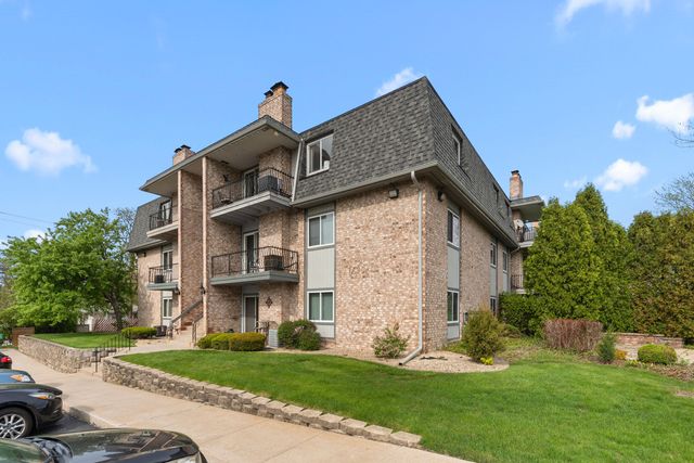 245 W Joliet Street 103, Schererville, IN 46375