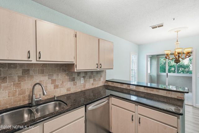 1701 THE GREENS Way 912, Jacksonville Beach, FL 32250