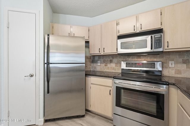 1701 THE GREENS Way 912, Jacksonville Beach, FL 32250
