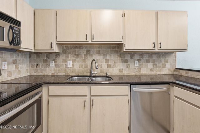1701 THE GREENS Way 912, Jacksonville Beach, FL 32250