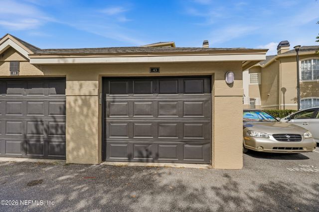 1701 THE GREENS Way 912, Jacksonville Beach, FL 32250