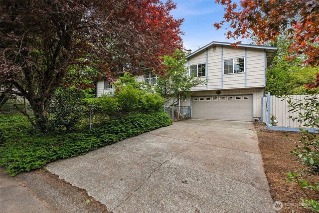 608 School SE, Lacey, WA 98503