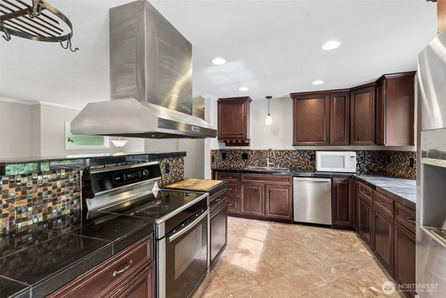 608 School SE, Lacey, WA 98503