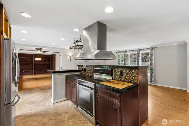 608 School SE, Lacey, WA 98503