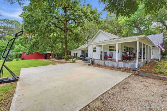 26203 Penguin Street, Magnolia, TX 77355
