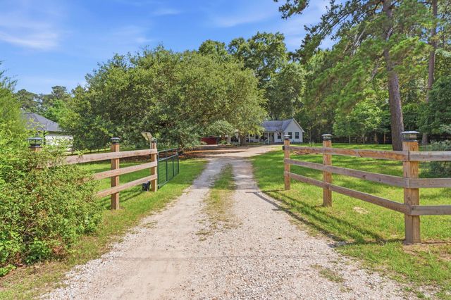 26203 Penguin Street, Magnolia, TX 77355